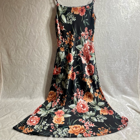 BY&BY Floral Womens Spaghetti Strap Lace and Slit Midi Dress Size Small Elegant - Picture 5 of 9
